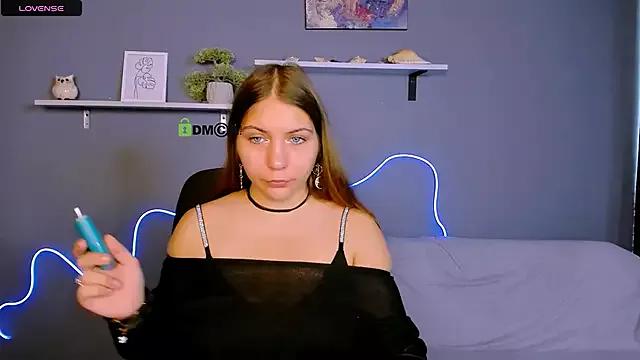 _tiana_moon from StripChat is Freechat