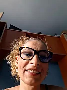 aellabeyonce from StripChat is Freechat