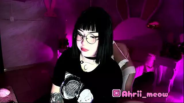 Ahri_meow from StripChat is Freechat