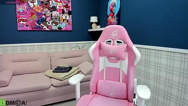 Check-out our cam rooms range and converse on a personal level with our delicious livecams streamers, showing off their spicy curves and toys.