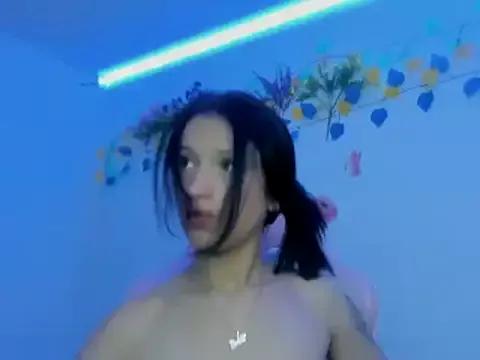 alana_collinss from StripChat is Freechat