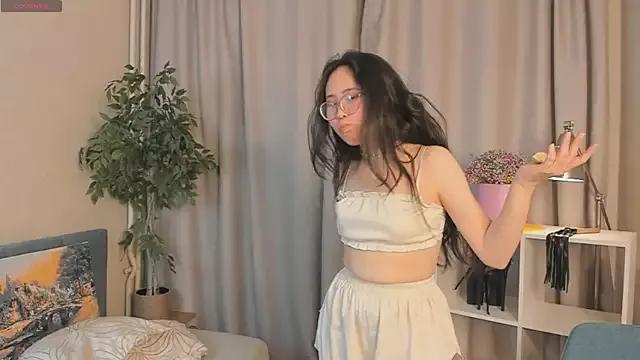 AlanaBriz from StripChat is Freechat