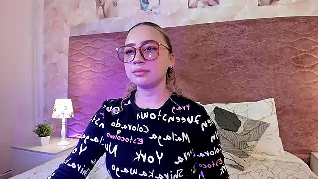 AlanaLeBlanc from StripChat is Freechat