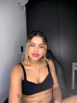 Alanna-foxx from StripChat is Freechat