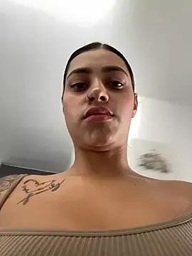 AlannaEvons from StripChat is Freechat