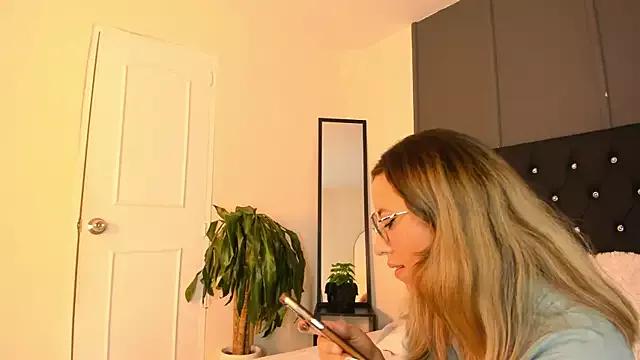 Alexa__Blue from StripChat is Freechat