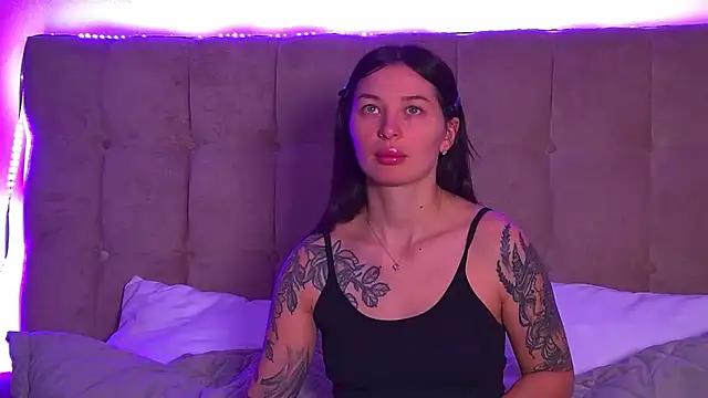 Check-out our cam rooms range and converse on a personal level with our delicious livecams streamers, showing off their spicy curves and toys.