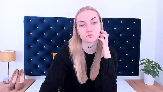 Check-out our cam rooms range and converse on a personal level with our delicious livecams streamers, showing off their spicy curves and toys.