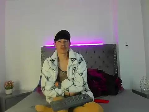 Alexis_Evanss from StripChat is Freechat