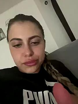 Alexiss07 from StripChat is Freechat