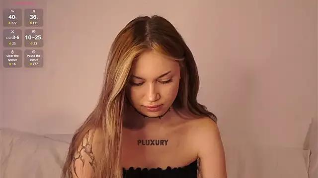 Alice_1n_Wonderland_ from StripChat is Freechat