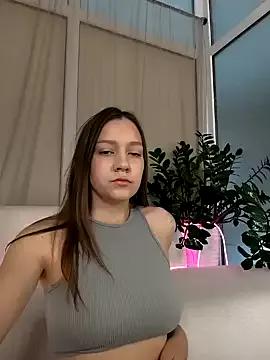 AliceBrayan from StripChat is Freechat