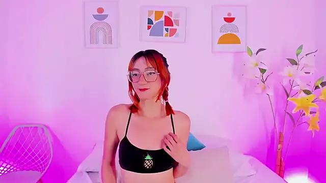 AliceeSnow from StripChat is Freechat