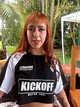 AliceMrtnz from StripChat is Freechat