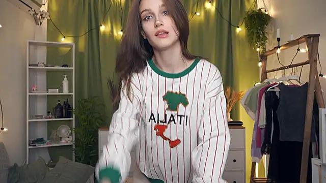 Check-out our cam rooms range and converse on a personal level with our delicious livecams streamers, showing off their spicy curves and toys.