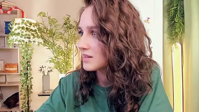 AlicePiercce from StripChat is Freechat