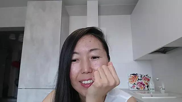 AlikaMoon from StripChat is Freechat