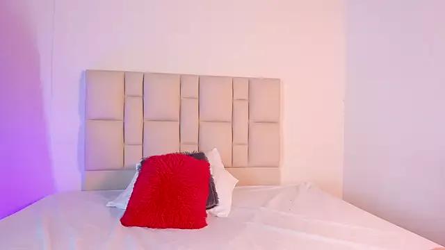 ALINA__SMITH from StripChat is Freechat