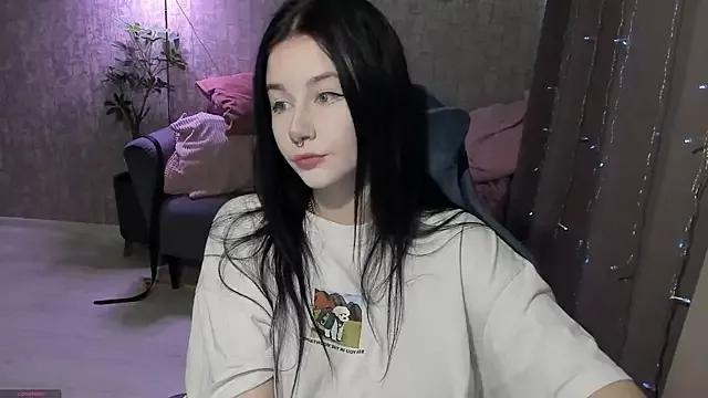 AlinaGreeeen from StripChat is Freechat