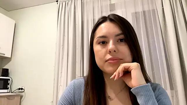 AlveraCappola from StripChat is Freechat