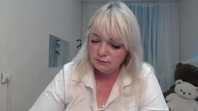 AmandaSkript from StripChat is Freechat
