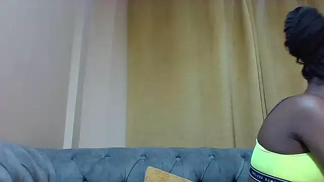 Amiblue_Xo from StripChat is Freechat