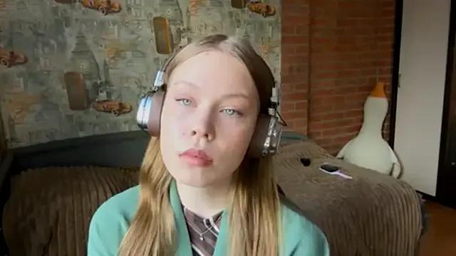 AmiraDehart from StripChat is Freechat