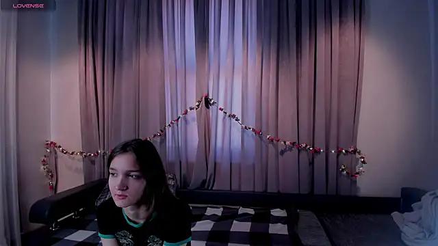 AmityCritchlow from StripChat is Freechat