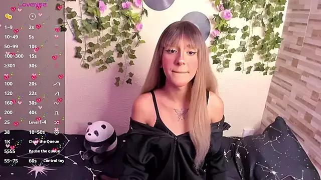 Check-out our cam rooms range and converse on a personal level with our delicious livecams streamers, showing off their spicy curves and toys.