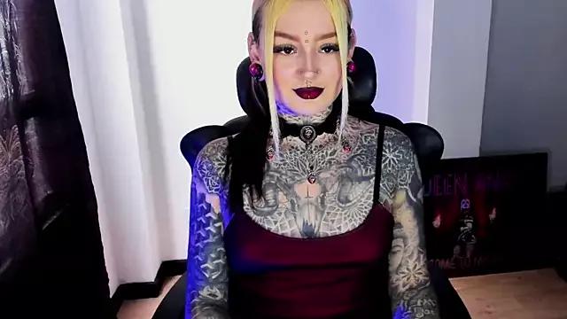 Check-out our cam rooms range and converse on a personal level with our delicious livecams streamers, showing off their spicy curves and toys.