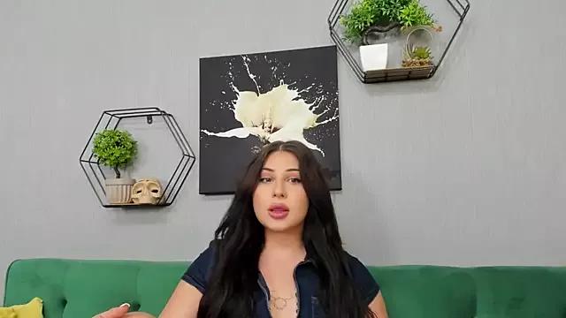 AnaysDivine from StripChat is Freechat