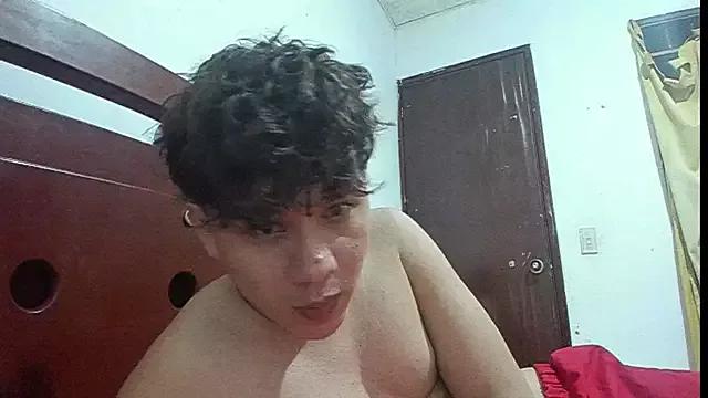 andrewmilk_and_Xoxo_pauli from StripChat is Freechat
