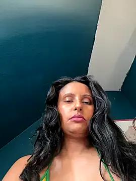 Angelaarayexx from StripChat is Freechat