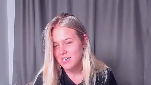 AngelAnty from StripChat is Freechat