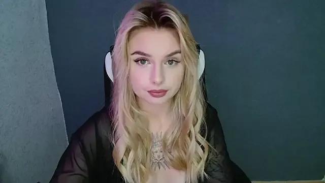 AngelicaHollywood from StripChat is Freechat