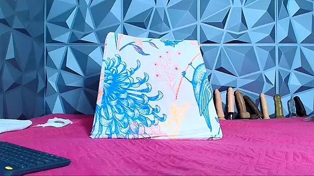 Check-out our cam rooms range and converse on a personal level with our delicious livecams streamers, showing off their spicy curves and toys.