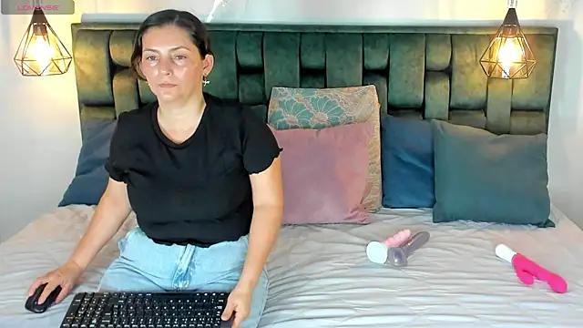 Check-out our cam rooms range and converse on a personal level with our delicious livecams streamers, showing off their spicy curves and toys.