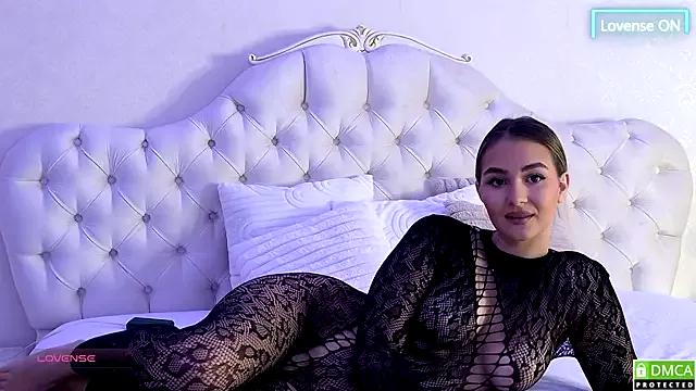 AniaKarenina from StripChat is Freechat