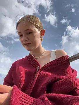 AnieMiller from StripChat is Freechat