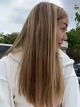 AnieMiller from StripChat is Freechat