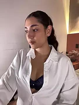AniiRose from StripChat is Freechat