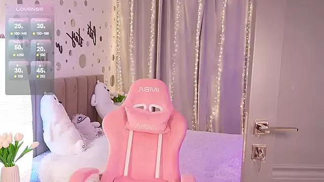 Check-out our cam rooms range and converse on a personal level with our delicious livecams streamers, showing off their spicy curves and toys.