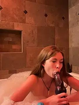 AnnaGingerDD from StripChat is Freechat