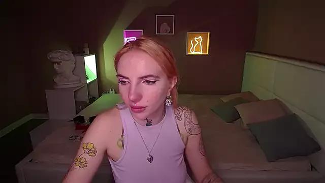 AnneTenet from StripChat is Freechat