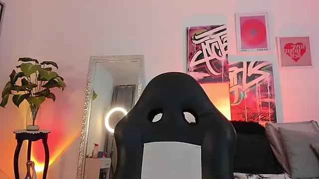 Check-out our cam rooms range and converse on a personal level with our delicious livecams streamers, showing off their spicy curves and toys.