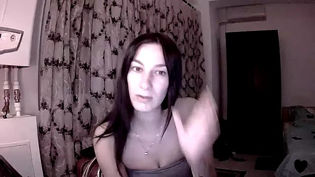 AnnnMary from StripChat is Freechat