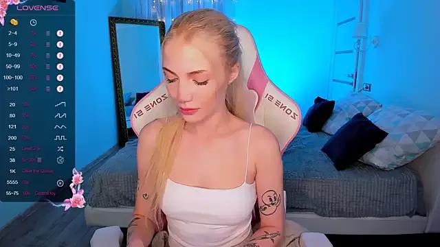 AnyaTaylor_ from StripChat is Freechat