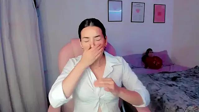 aprettyface from StripChat is Freechat