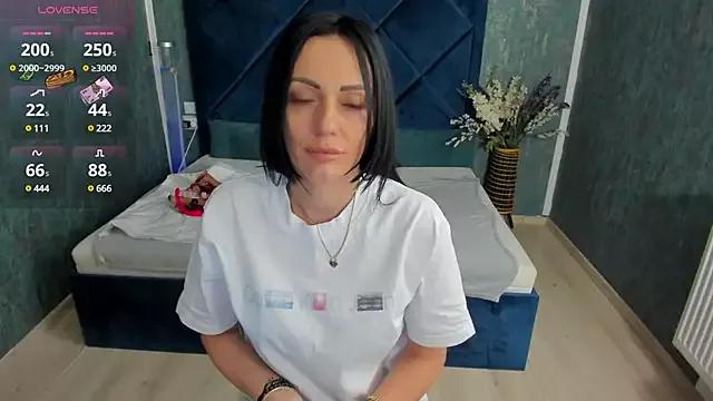 Arianna_m00n from StripChat is Freechat