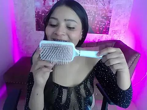 Ariannaa_m from StripChat is Freechat
